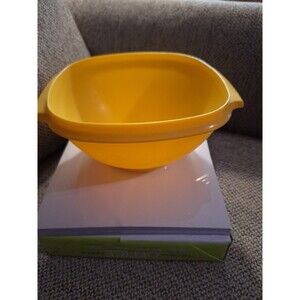Tupperware 836-4 Servalier 6 cup Bowl Yellow Vintage No Lid‎